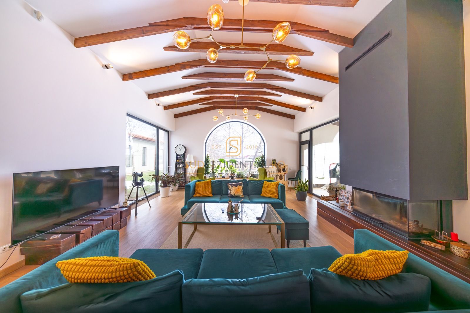 Resedinta spectaculoasa  – Vila exclusivista deschidere directa la lac - Poză 4