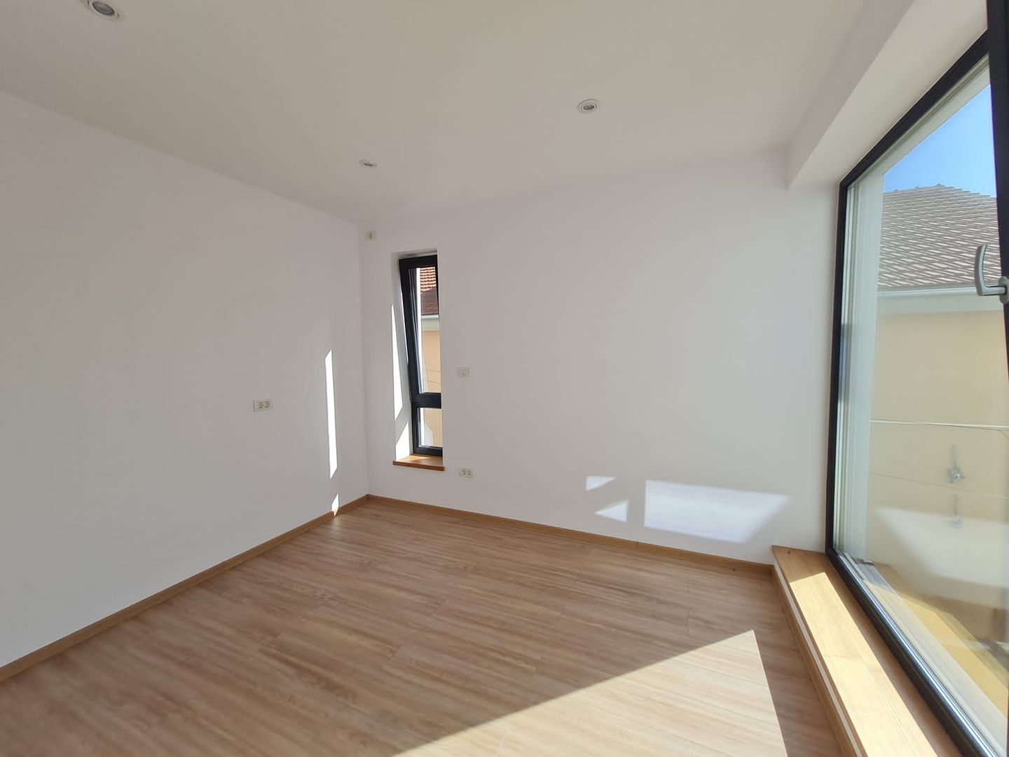 Minimalist în Timișoara - Poză 9