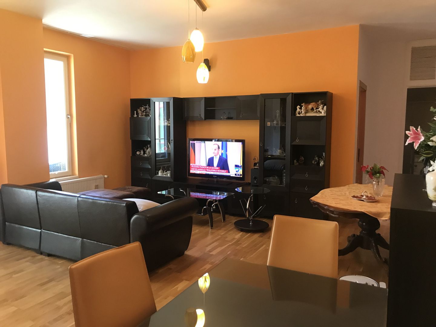 Apartament generos 3 camere - Poză 1
