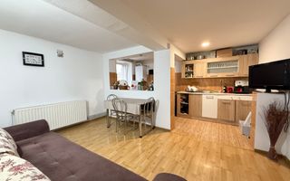 Casă spațioasă în Varias, împărțită în două unități cu acces separat - Poză 11