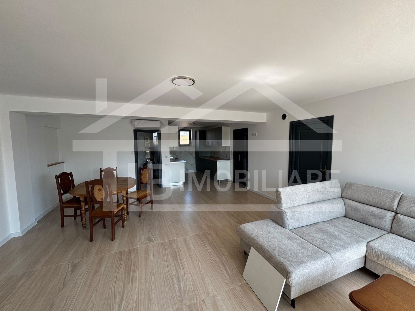 Apartament cu 3 camere, 105 mp, Zona UMFST - Poză 2