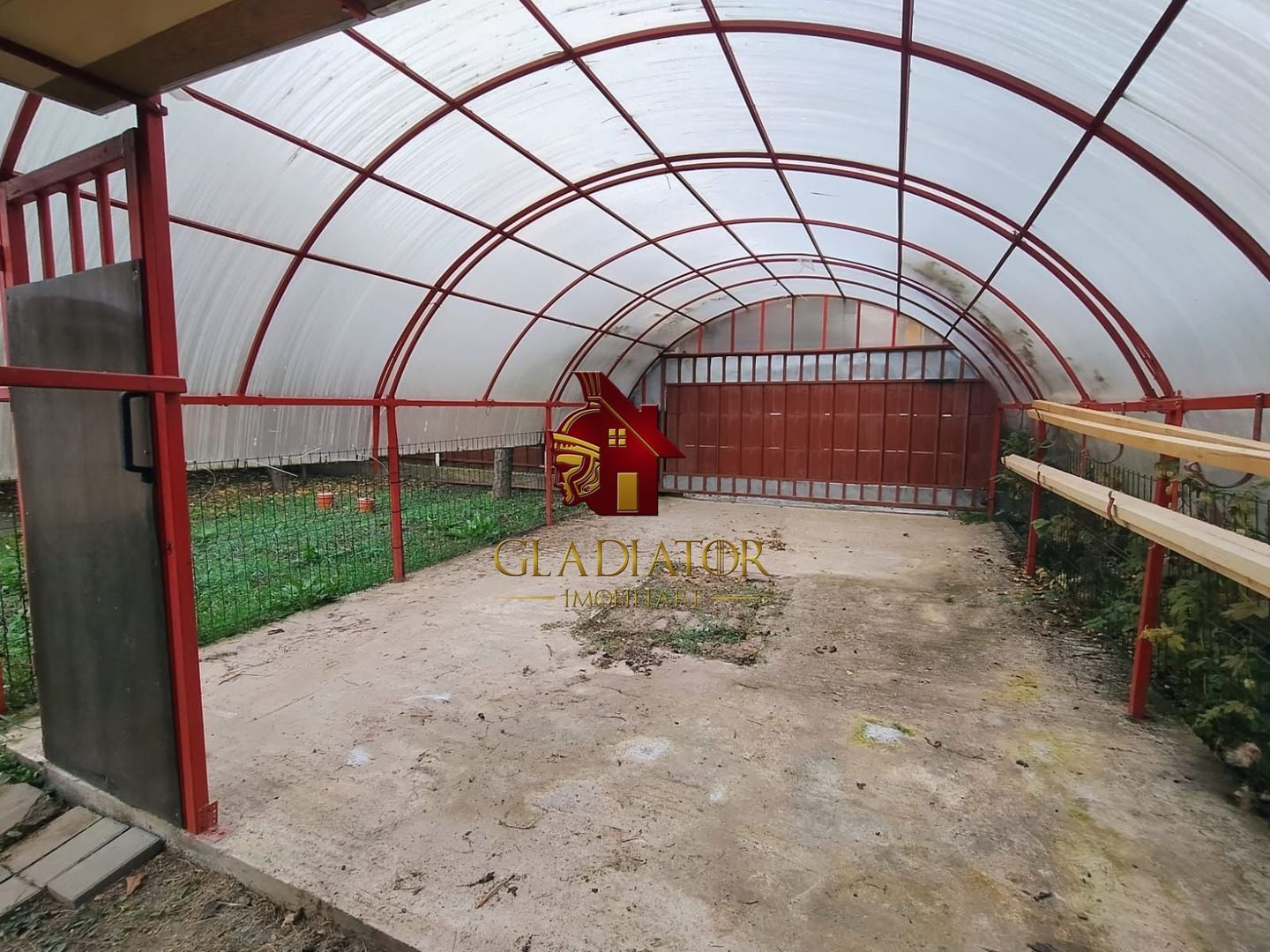 Casa cu teren 491 mp la pret de apartament cu 1 camera in Nicolina - Poză 3