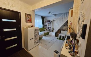 Apartament 3 camere de vânzare - Poză 2