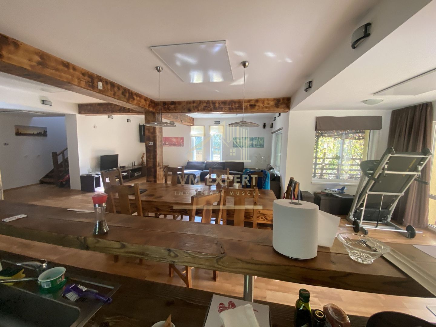 VILA CAMPULUNG, TEREN 4200 MP, PRET 259000 EURO - Poză 2