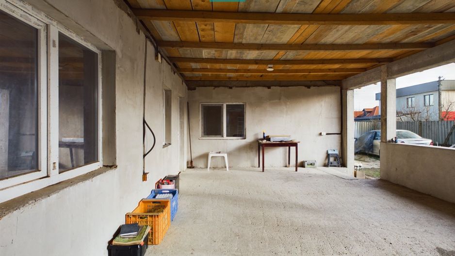 Casă cu 4 camere + anexe   în Șofronea - Poză 9