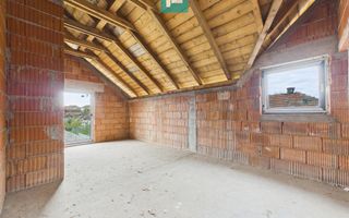 Casă la roșu cu piscină-Pârneava-767 mp teren - Poză 6