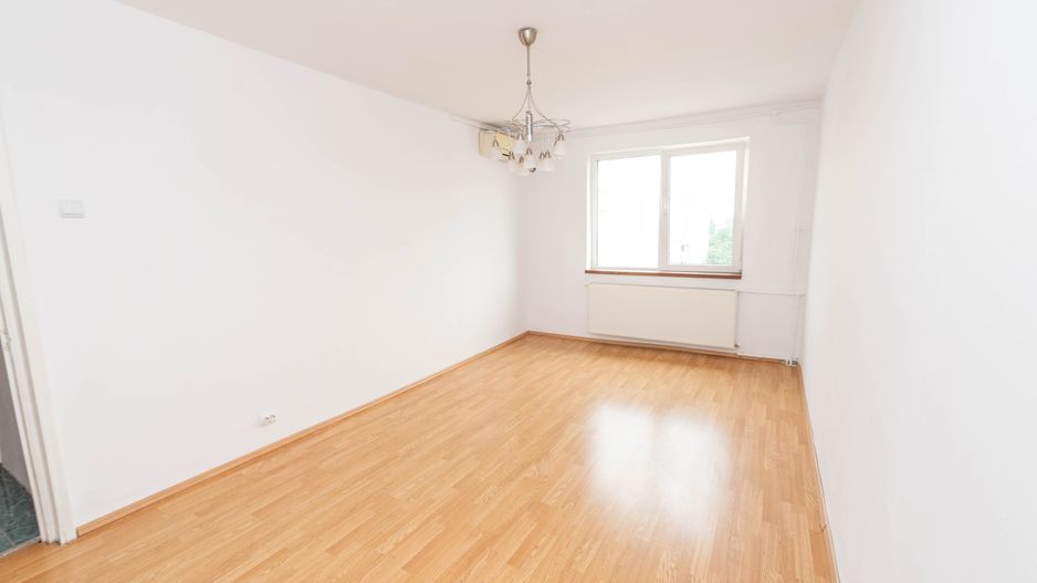 Apartament 3 camere 1980 decomandat Crangasi 2 bai loc parcare - Poză 1