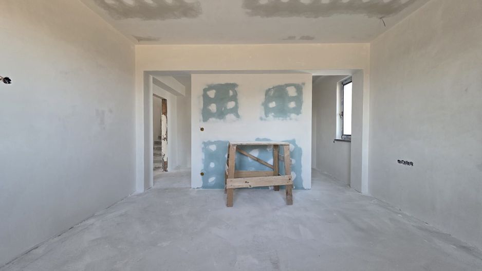 Casa in regim P+1ER de vanzare in Baltoesti - Poză 17