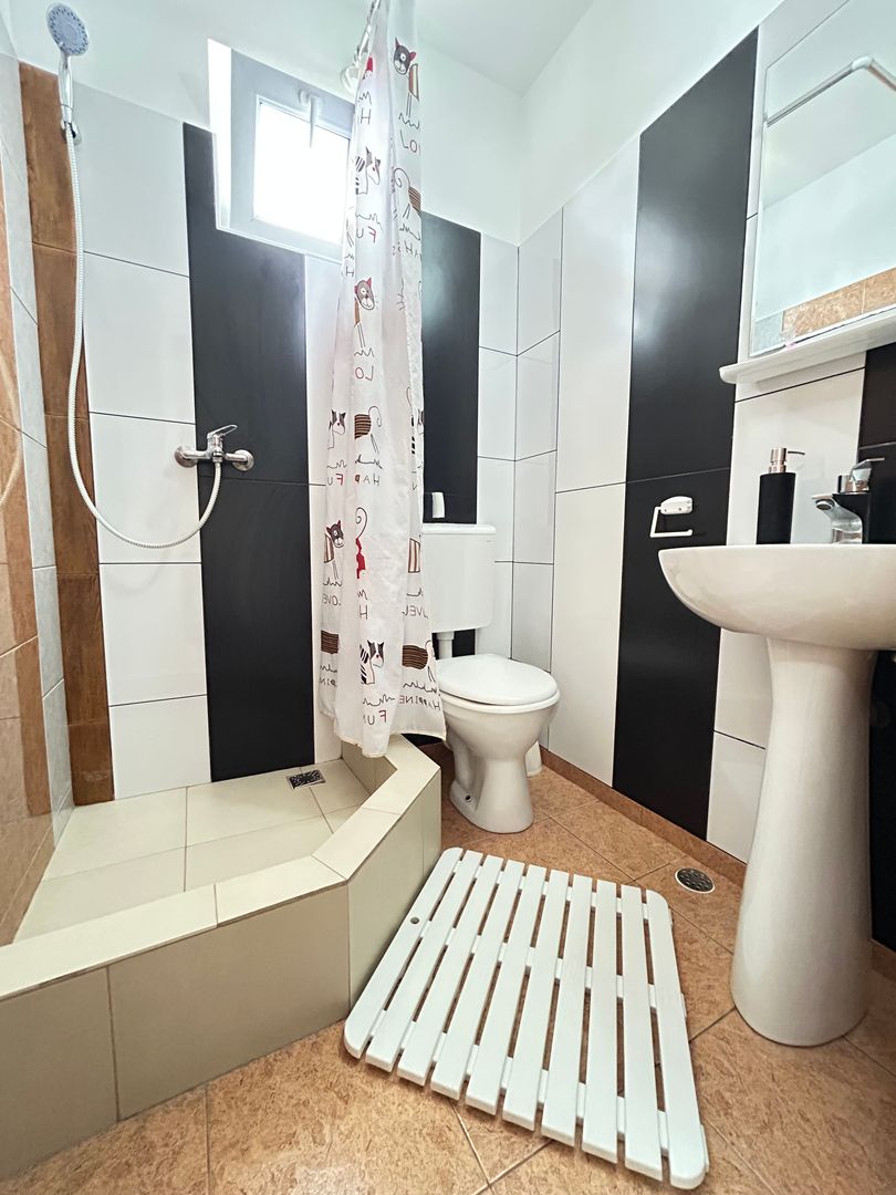 Afacere Turistică la Cheie | Pensiune 10 Camere | Eforie Nord - Poză 13