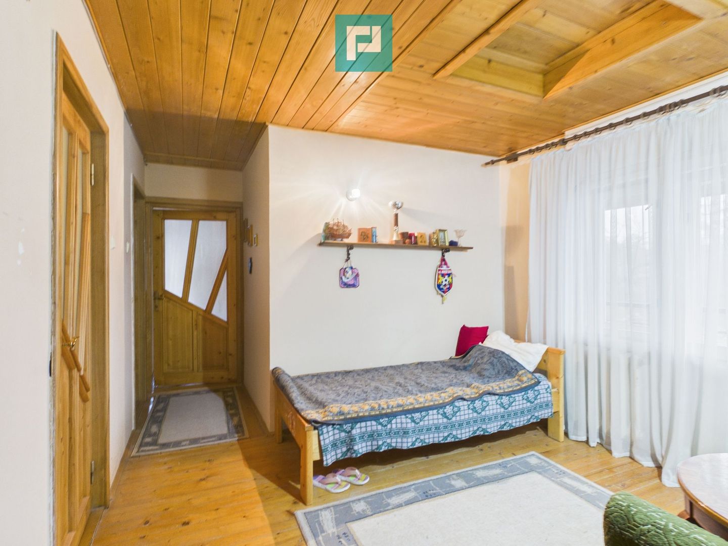 Vilă stil montan, 270 mp, teren 3000 mp - Poză 19