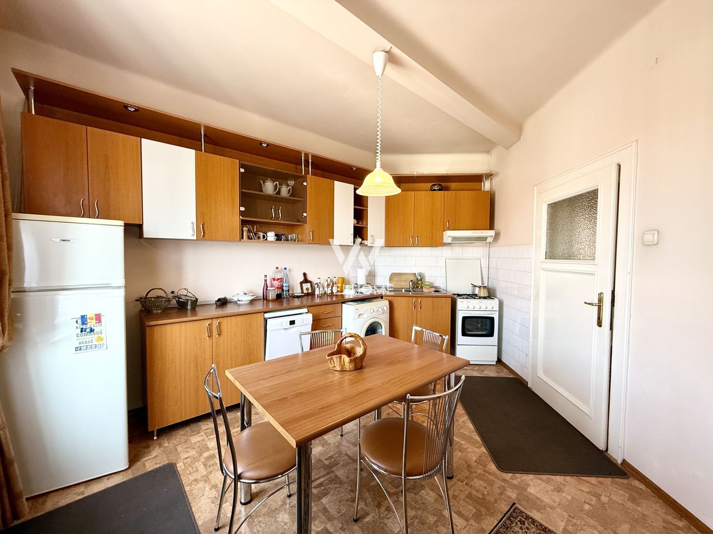 Apartament mobilat si utilat complet, zona centrala, 4 camere, 2 bai - Poză 13