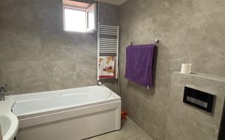 Apartament spatios si complet renovat - Poză 8
