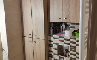 Apartament cu 3 camere, terasă de 30mp cu piscină, 2 parcări subterane - Poză 7