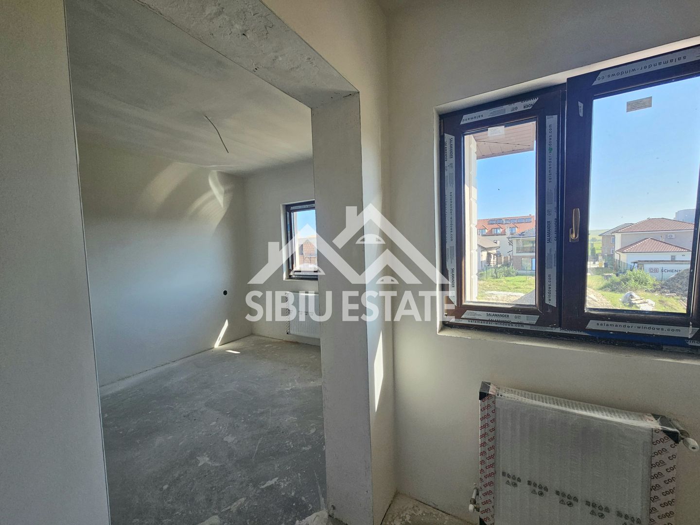Casa noua 4 dormitoare, spatiu bun pentru familie - Poză 14