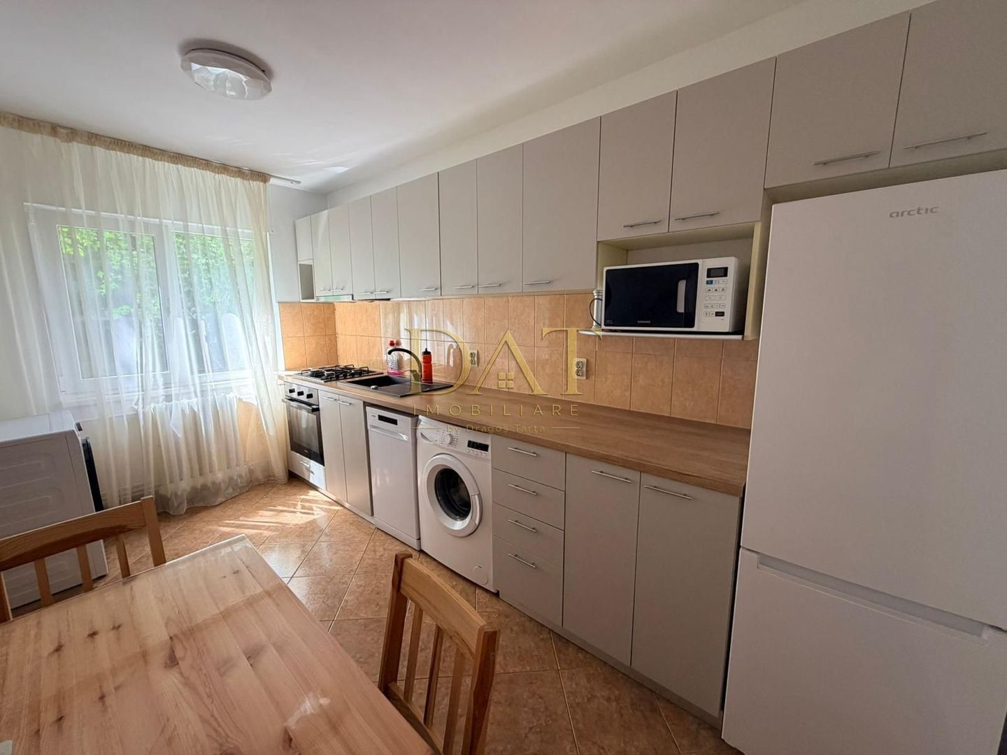 Apartament 3 camere | 53 mp | zona linistita | mobilat | zona BIG - Poză 1