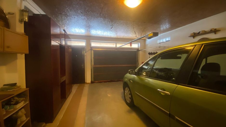 Casă de vânzare în Pucioasa! - Poză 14