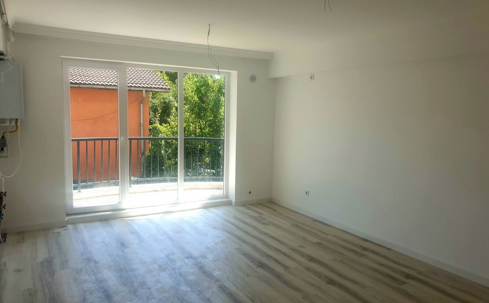 Garsonieră spațioasă luminoasă și plină de potențial în inima Piperei - Poză 1