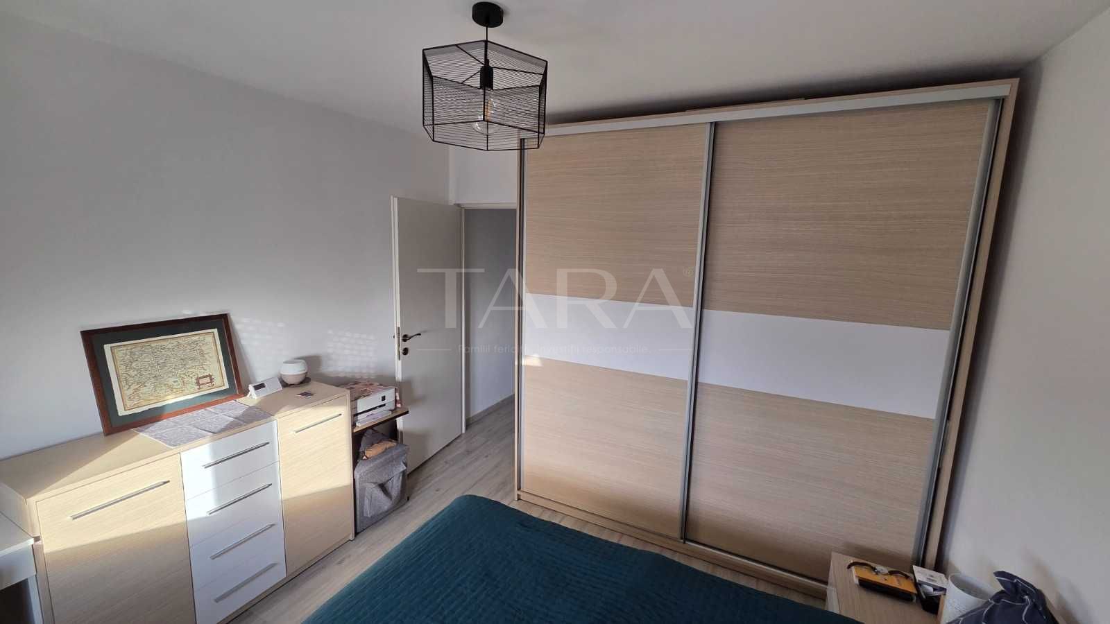Apartament cu 2 camere decomandate, renovat, balcon închis, Gruia. - Poză 5