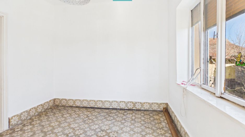 Casă cu 3 camere lângă frontiera Turnu - Poză 6