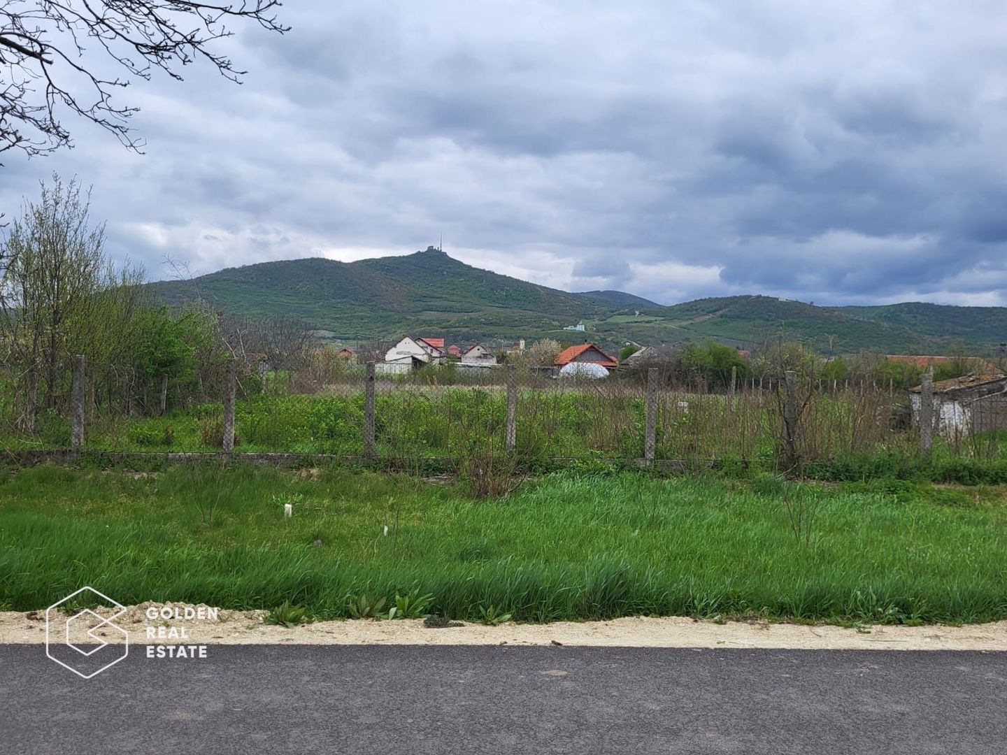 Teren intravilan, comuna Siria - Poză 3