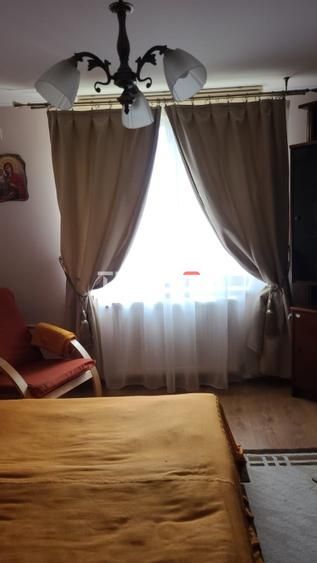 Etaj Vila - zona Trocadero (intrare separata) - Poză 6