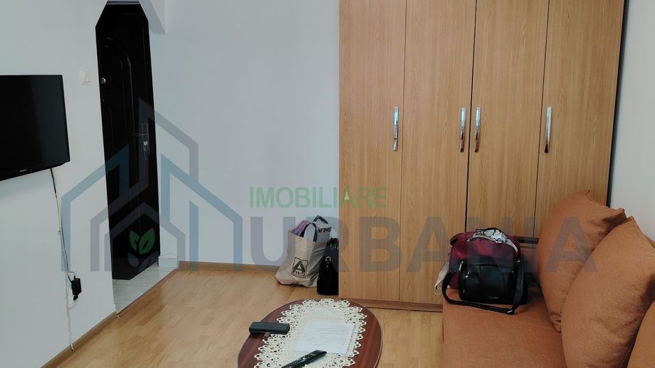 Apartament cu o cameră, renovat recent, în zona Podu Roș, Iași - Poză 1