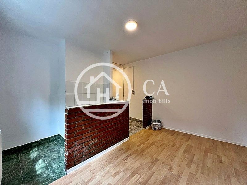 Apartament de vânzare cu 2 camere în zona Rogerius, Oradea - Poză 3