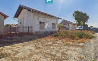 Casă la roșu cu 4 camere de vânzare - Poză 6