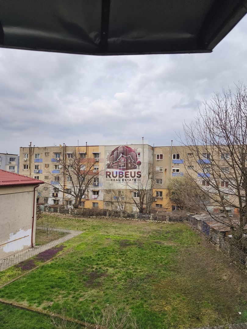 Mic la întreținere, bun la randament: apartament în Orșova - Poză 35