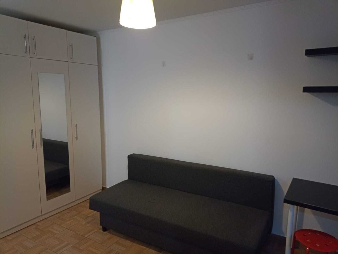 Închiriez garsonieră, Piața Alba Iulia, mobilată și utilată - Poză 1