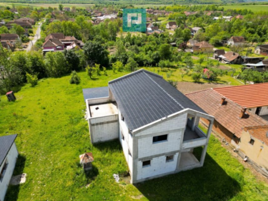 Casă la roșu din BCA de vânzare în Județul Arad - Poză 14