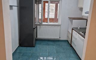 Apartament 2 camere decomandat -spatios ,balcon inchis, zona Sarelui - Poză 5