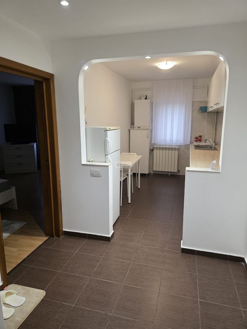 De inchiriat GARSONIERA /parter/Focsani SUD/ vis-a-vis de PETROM - Poză 1