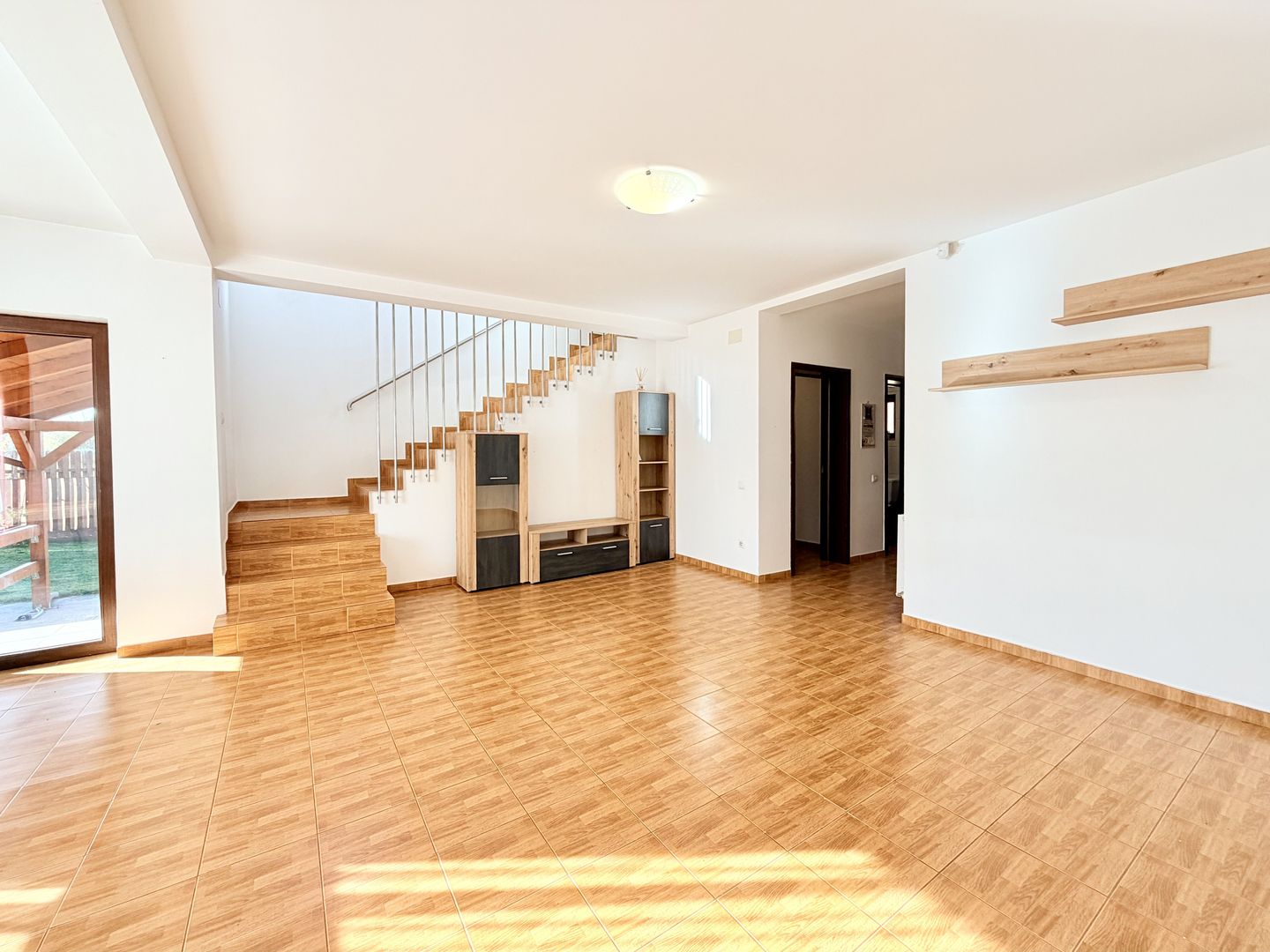 De vânzare – Casă individuală P+M în Dumbrăvița - Poză 3