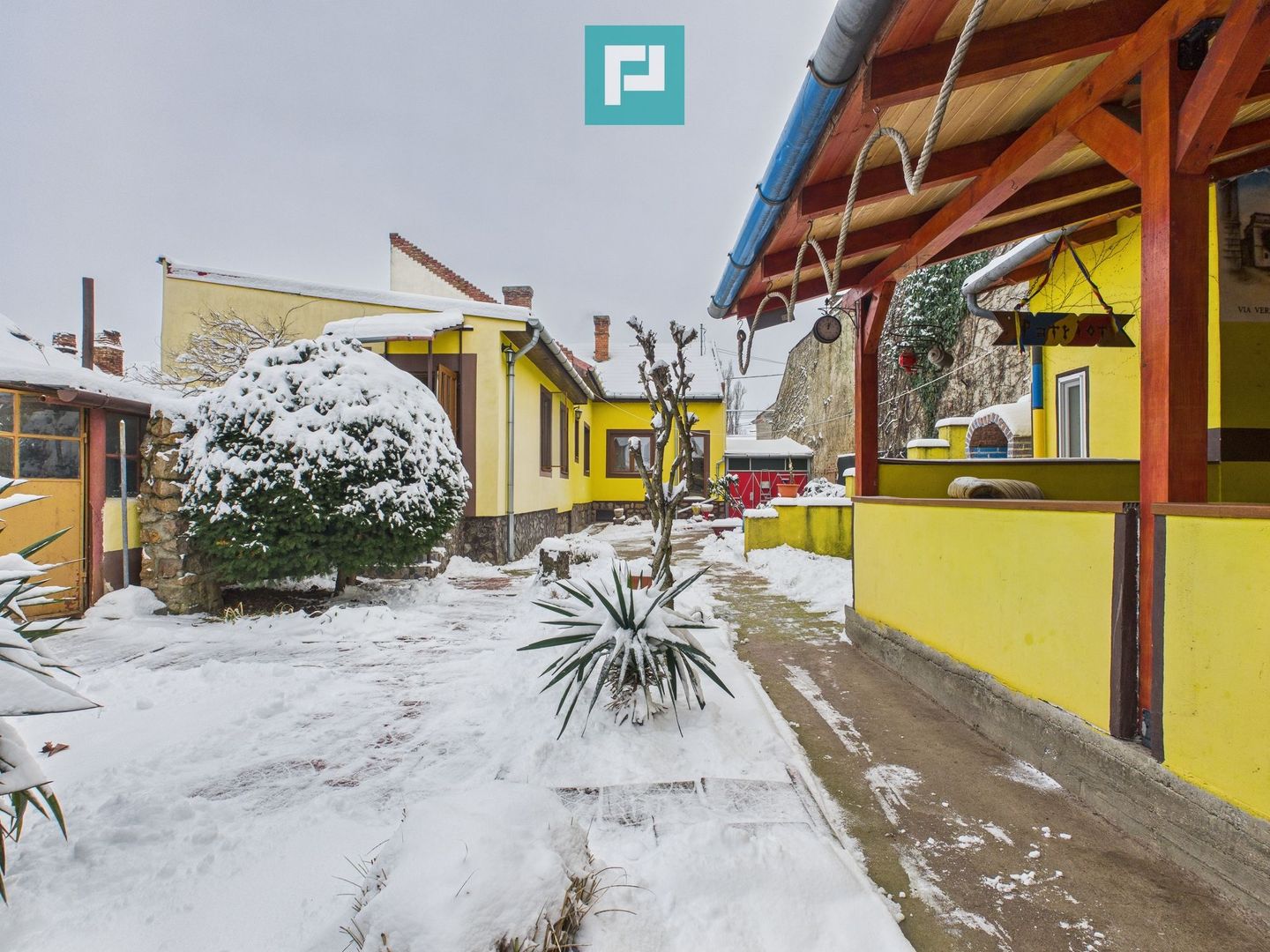 Casă cu 4 camere în zona Parneava - Poză 25