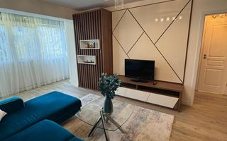 Apartament 2 camere, renovat si amenajat modern, metrou P-ța Unirii la 10 min. - Poză 17