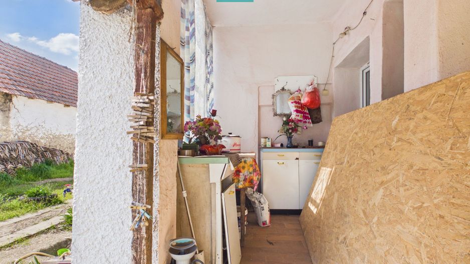 Casă cu 3 camere și 1047 mp în Peregu Mic - Poză 10