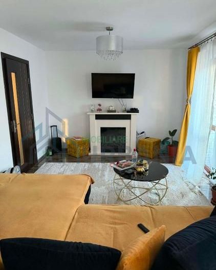 Apartament de vânzare - Poză 2