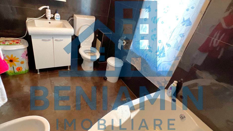 5 Dormitoare-2 bucatari-3 bai-Living-Toate utilitatile-Popoveni - Poză 6