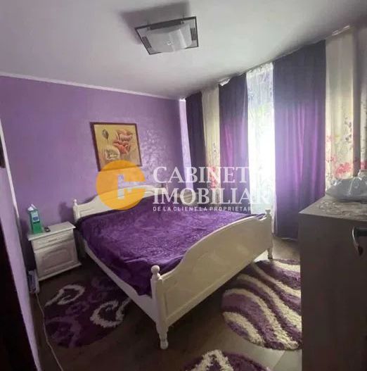 Cug - Selgros - 3 Camere Decomandat + Boxa .Bloc . 1992 - 72 Mp - Poză 6