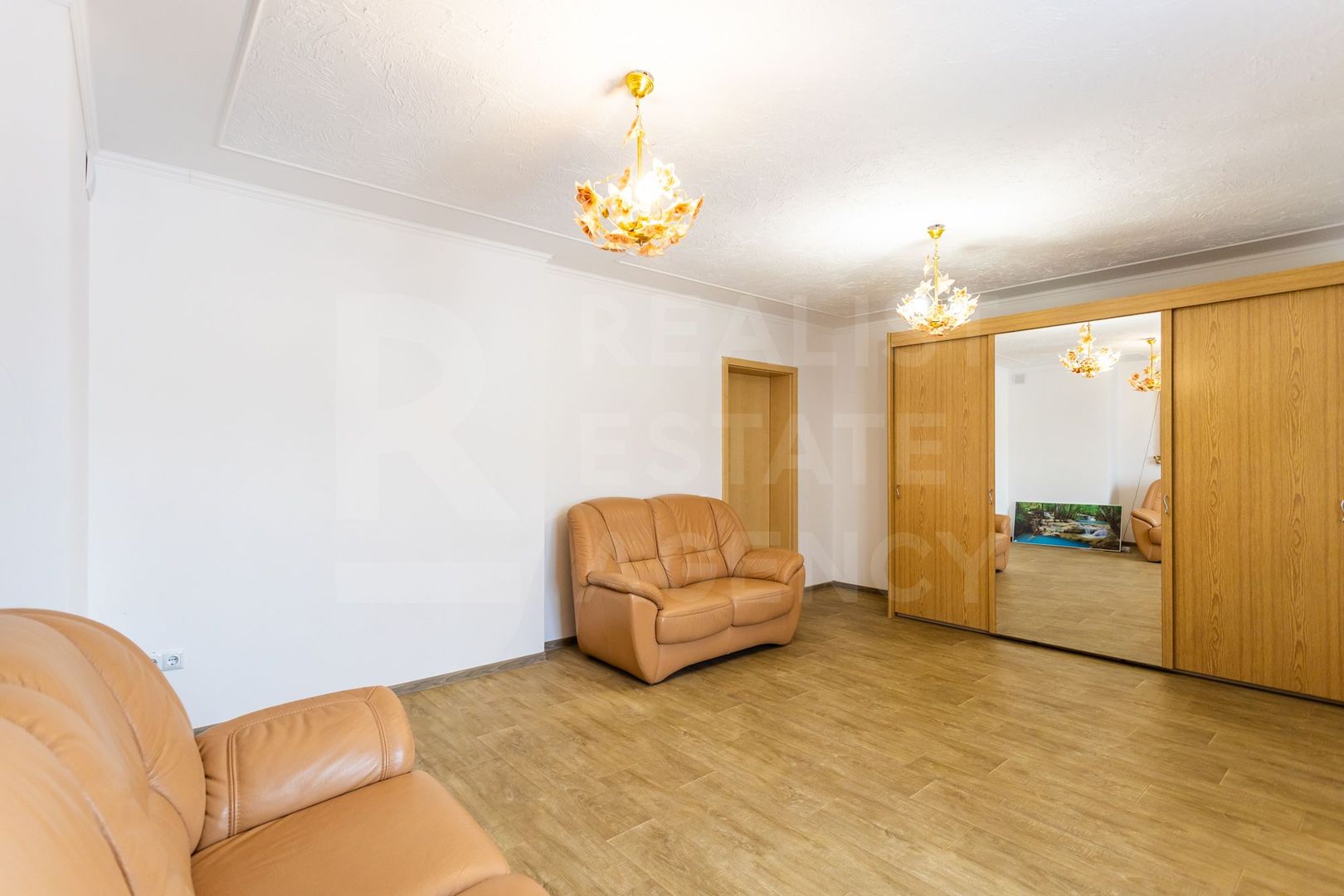 Vânzare, casă, 3 nivele strada Livezilor, Cricova. - Poză 15