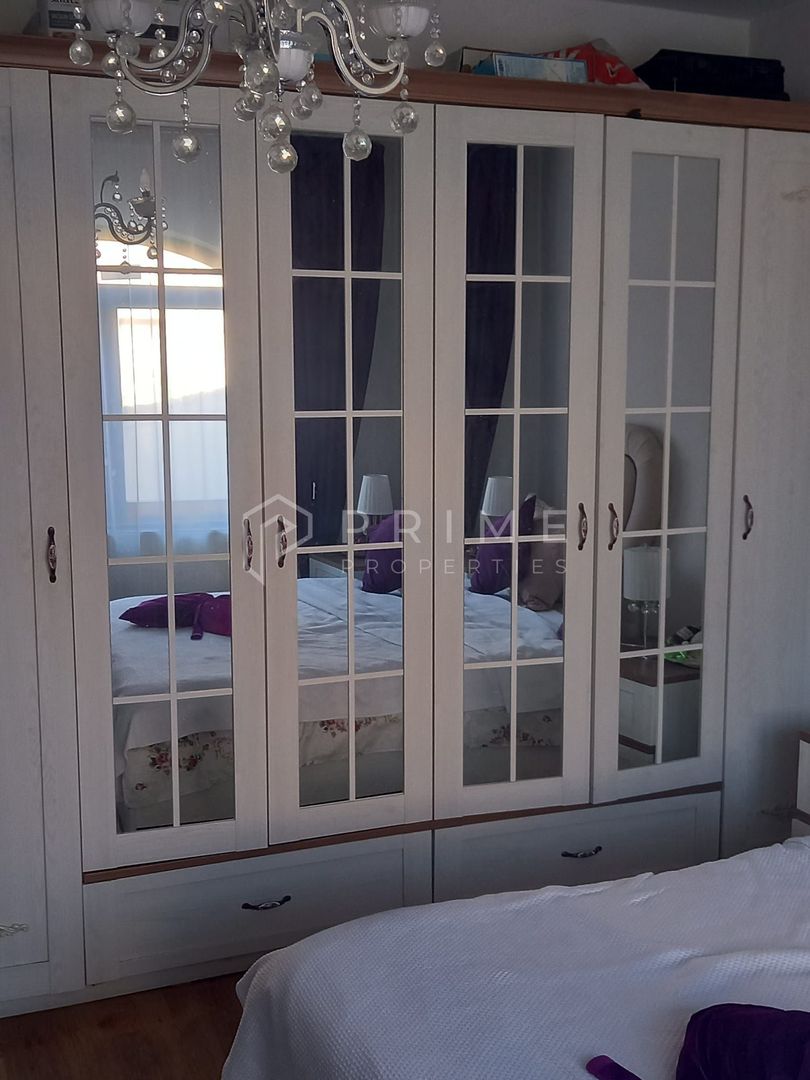 Casa perfectă pentru familie – curte, foișor cu grătar și garaj triplu - Poză 17