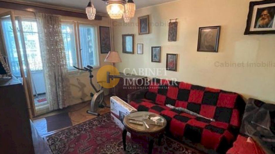 3 Camere Decomandat - Etaj 2 - 2 Balcoane - Podu Ros - Poză 1