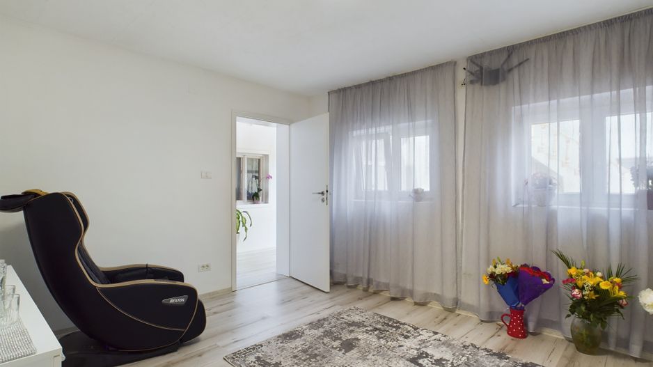 Casă Individuală tip Parter și Mansardă zona Girocului - Poză 9