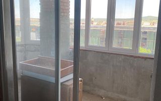 Apartament de vânzare cu 3 camere semifinisat - Poză 7