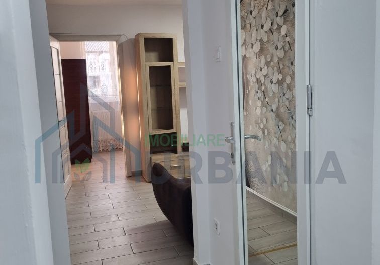 Apartament 3 camere, renovat complet, mobilat și utilat, lângă Colegiul Național „Mihail Sadoveanu” din Pașcani, cu pod pe toată suprafața - Poză 2