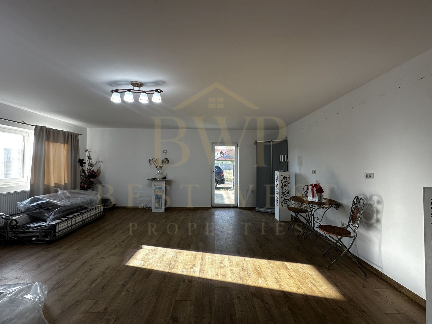 Apartament 2 camere, curte, Braytim - Poză 1