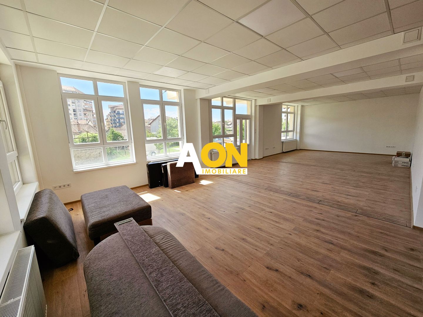 Spatiu nou de birouri, 80,5 mp + boxa de 12 mp, zona Centru - Poză 1