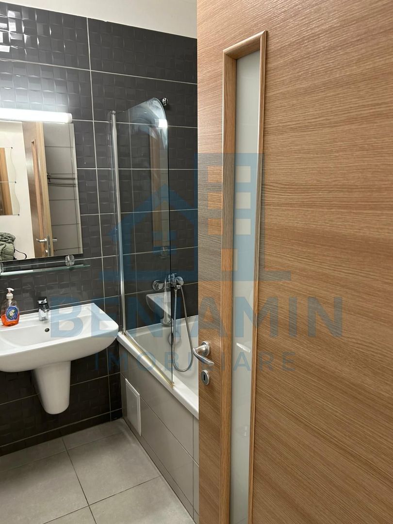 Apartament 2 camere in Top City Coresi 56mp si loc parcare plus boxa - Poză 8
