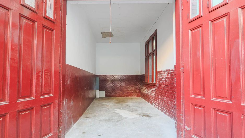 VANDUT.  Descoperă eleganța istorică în inima Aradului! - Poză 9